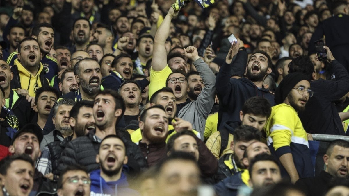 Fenerbahçe’den “seyirden men” cezası alan taraftarlar hakkında açıklama