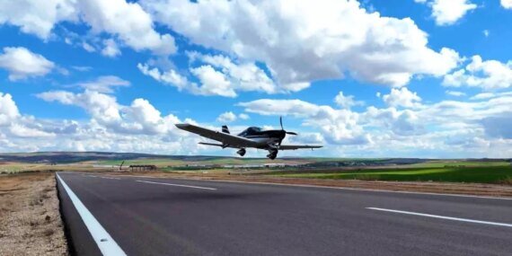 Çocukluk hayali sınır tanımayan pilot: Bozkırın ortasına hava parkı kurdu